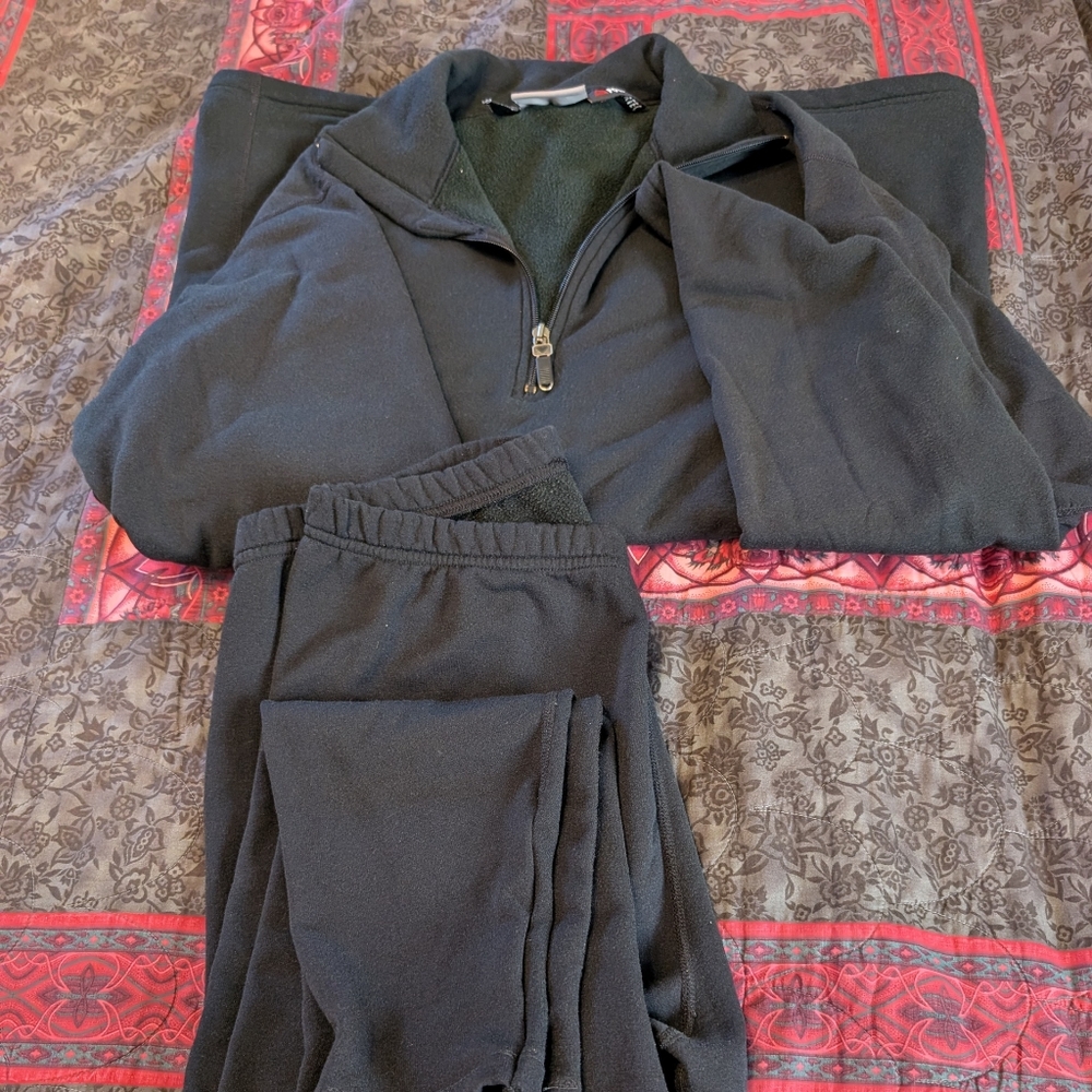 Men's Obermeyer Polartec top and bottom size large